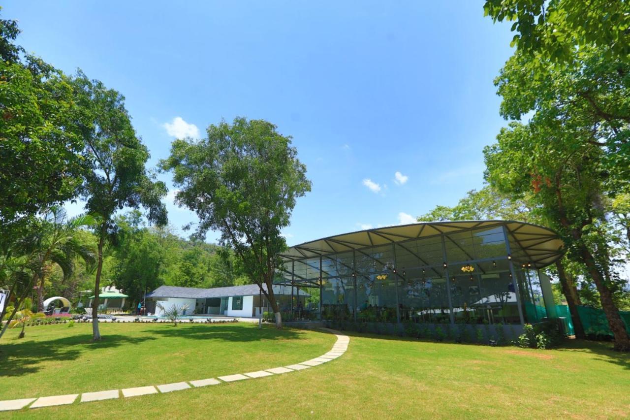 White Feather Resort Kauncha 실바사 외부 사진