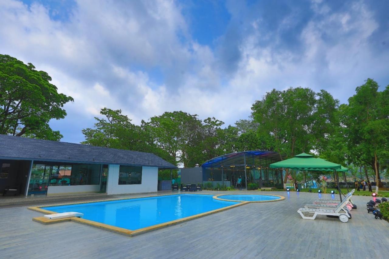 White Feather Resort Kauncha 실바사 외부 사진