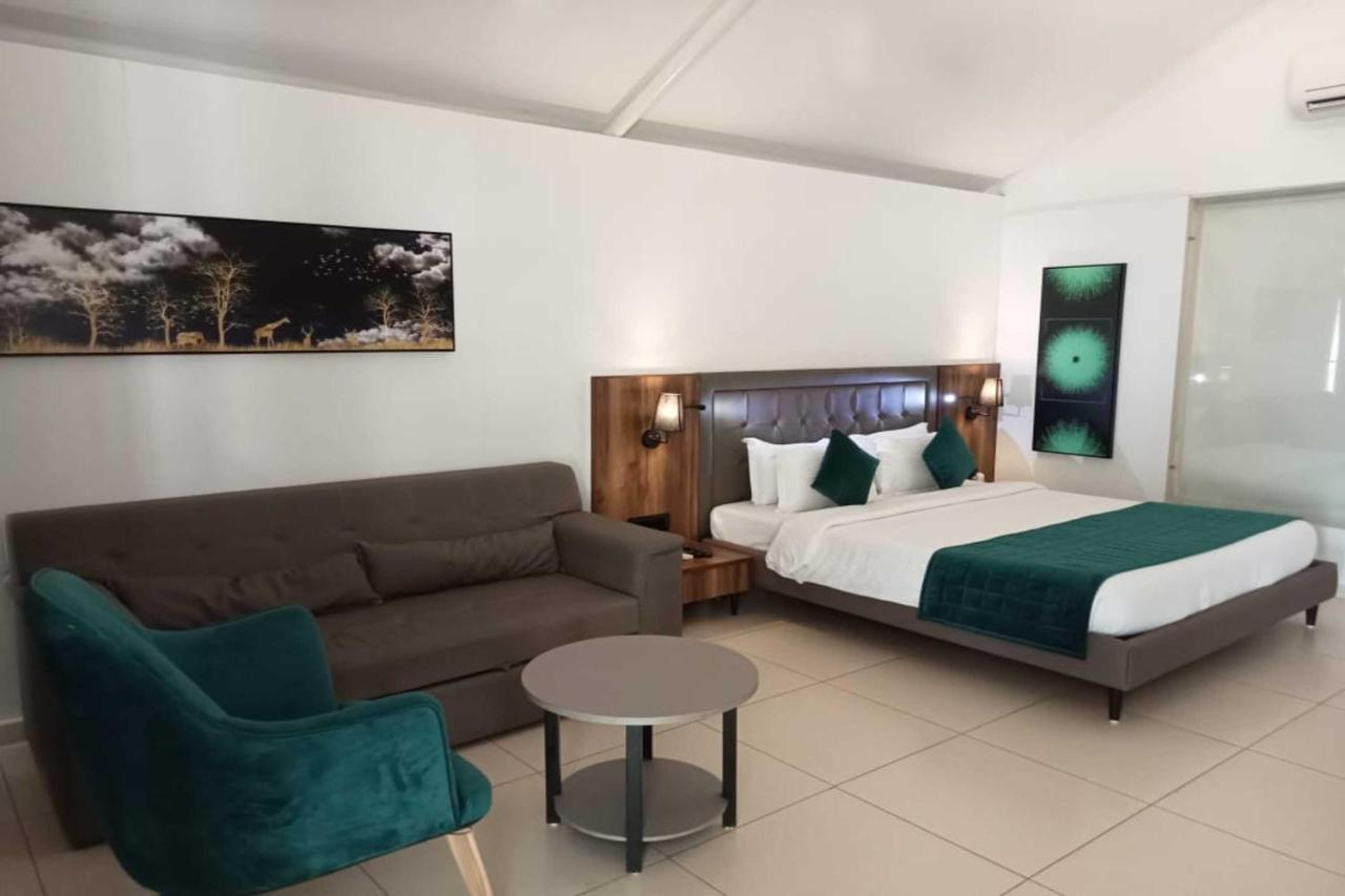 White Feather Resort Kauncha 실바사 외부 사진
