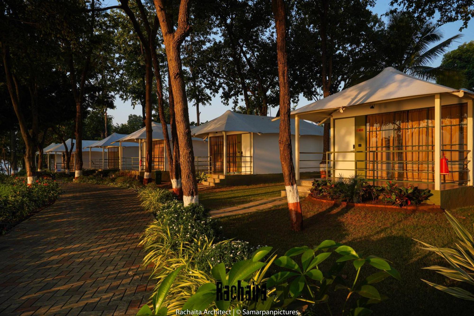 White Feather Resort Kauncha 실바사 외부 사진