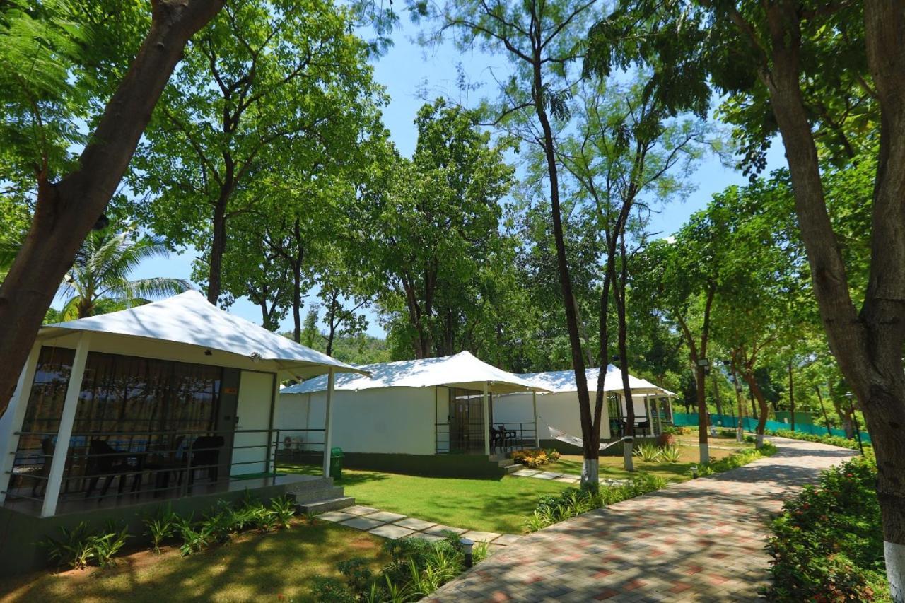 White Feather Resort Kauncha 실바사 외부 사진