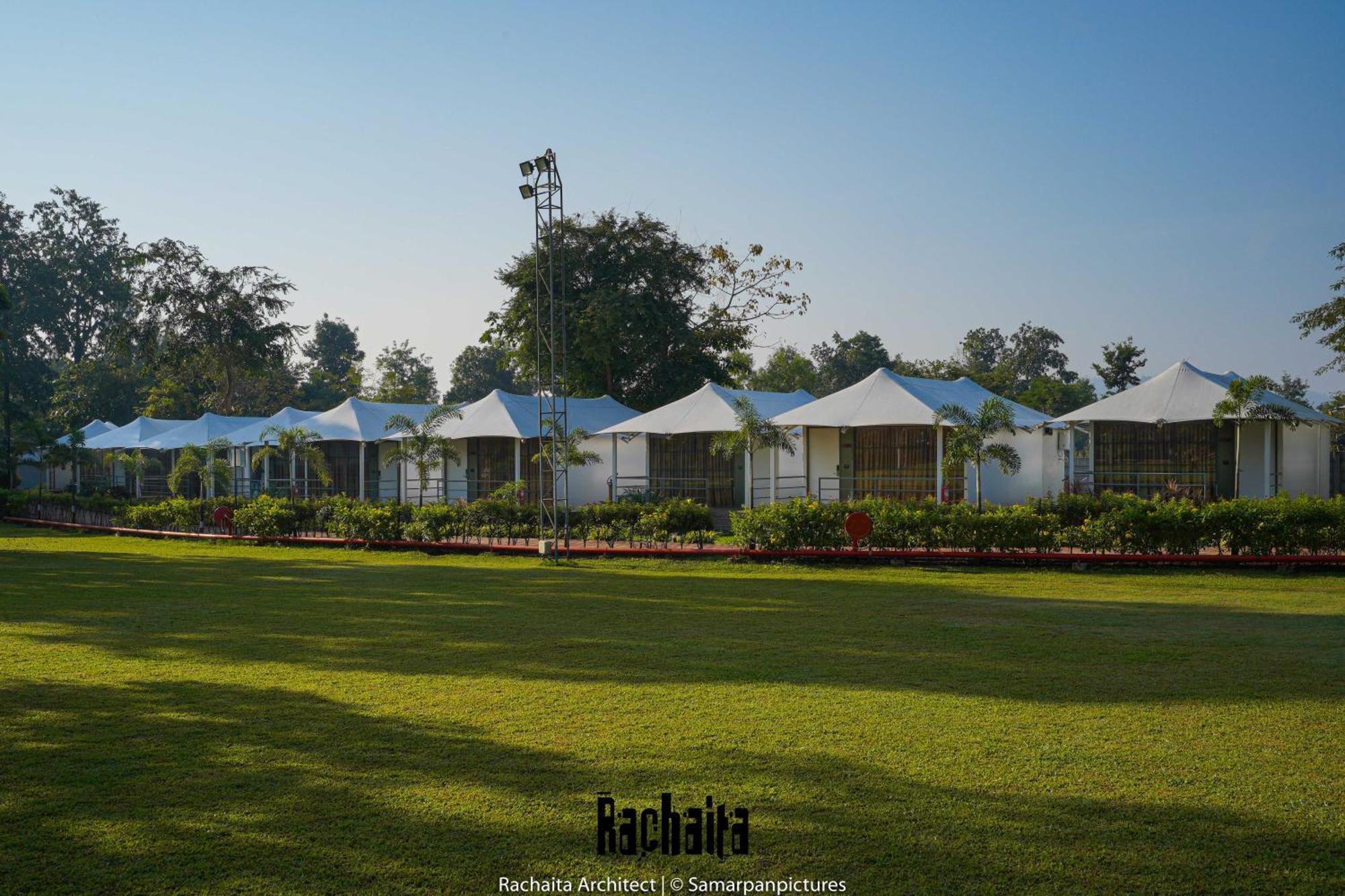 White Feather Resort Kauncha 실바사 외부 사진