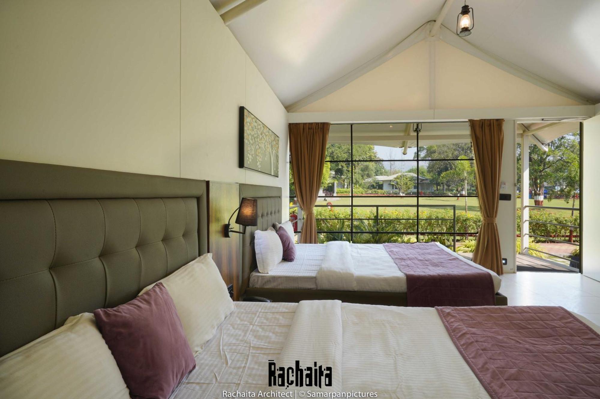 White Feather Resort Kauncha 실바사 외부 사진
